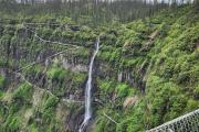 瓦屋山旁边景点叫什么(瓦屋山旁边景点叫什么名字)