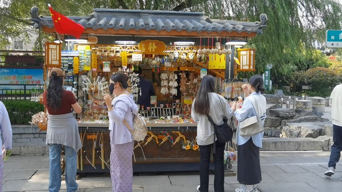 景点门市卖什么好卖(景区门面做什么生意好)