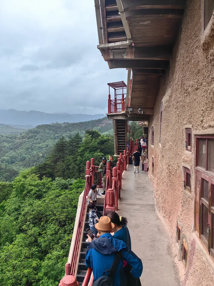 麦积山哪里繁华好玩(麦积山附近还有什么旅游景点)