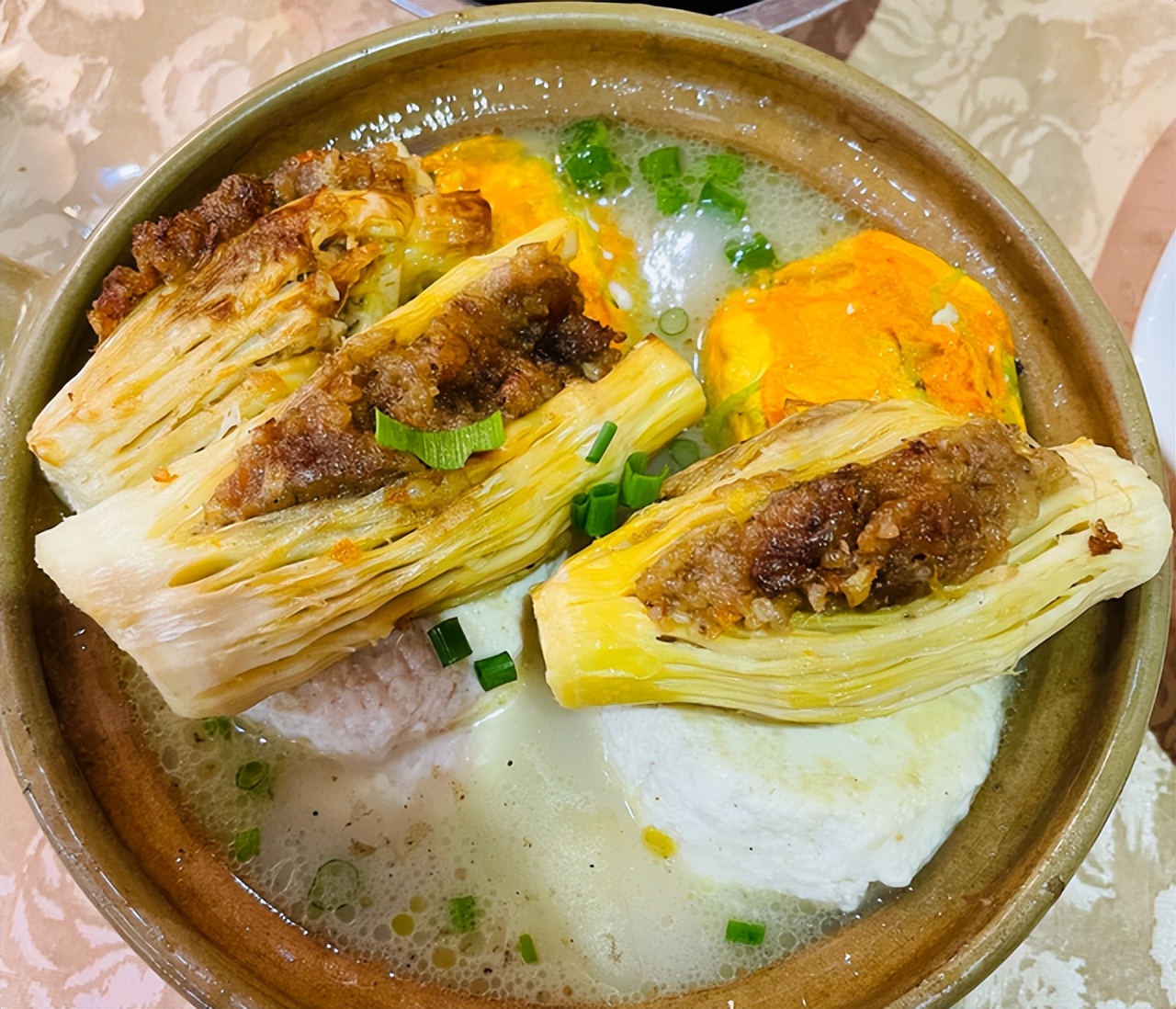 贺州有什么景点和美食(贺州有什么景点和美食吗)