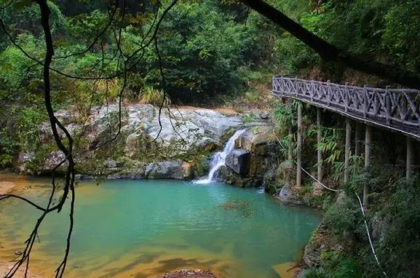 八乡山有什么景点(八乡山有什么景点可以玩)
