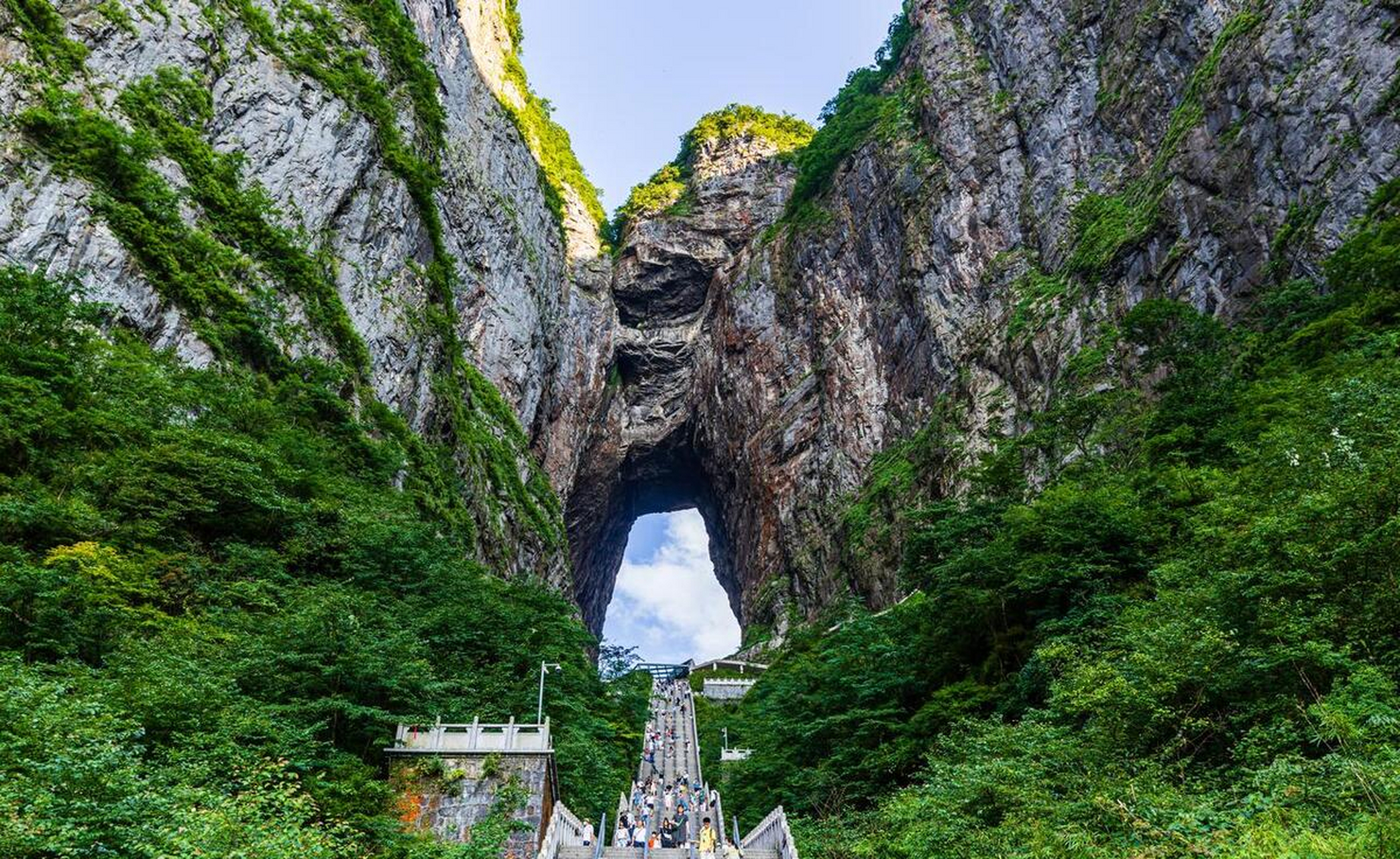湖南哪里好玩又便宜(湖南哪里玩比较好)